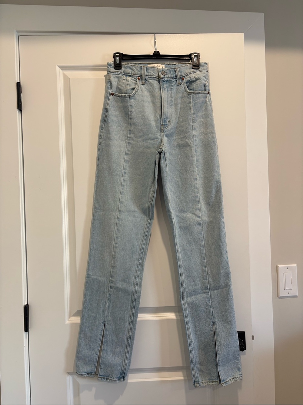 Abercrombie 90s Straight Ultra High Rise Jeans